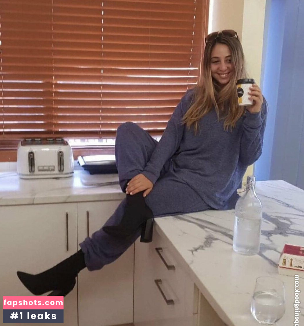 Wears_ren gallery photo #52