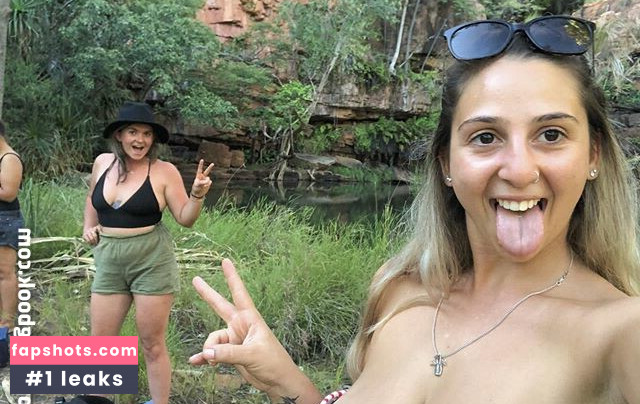 Wears_ren gallery photo #57