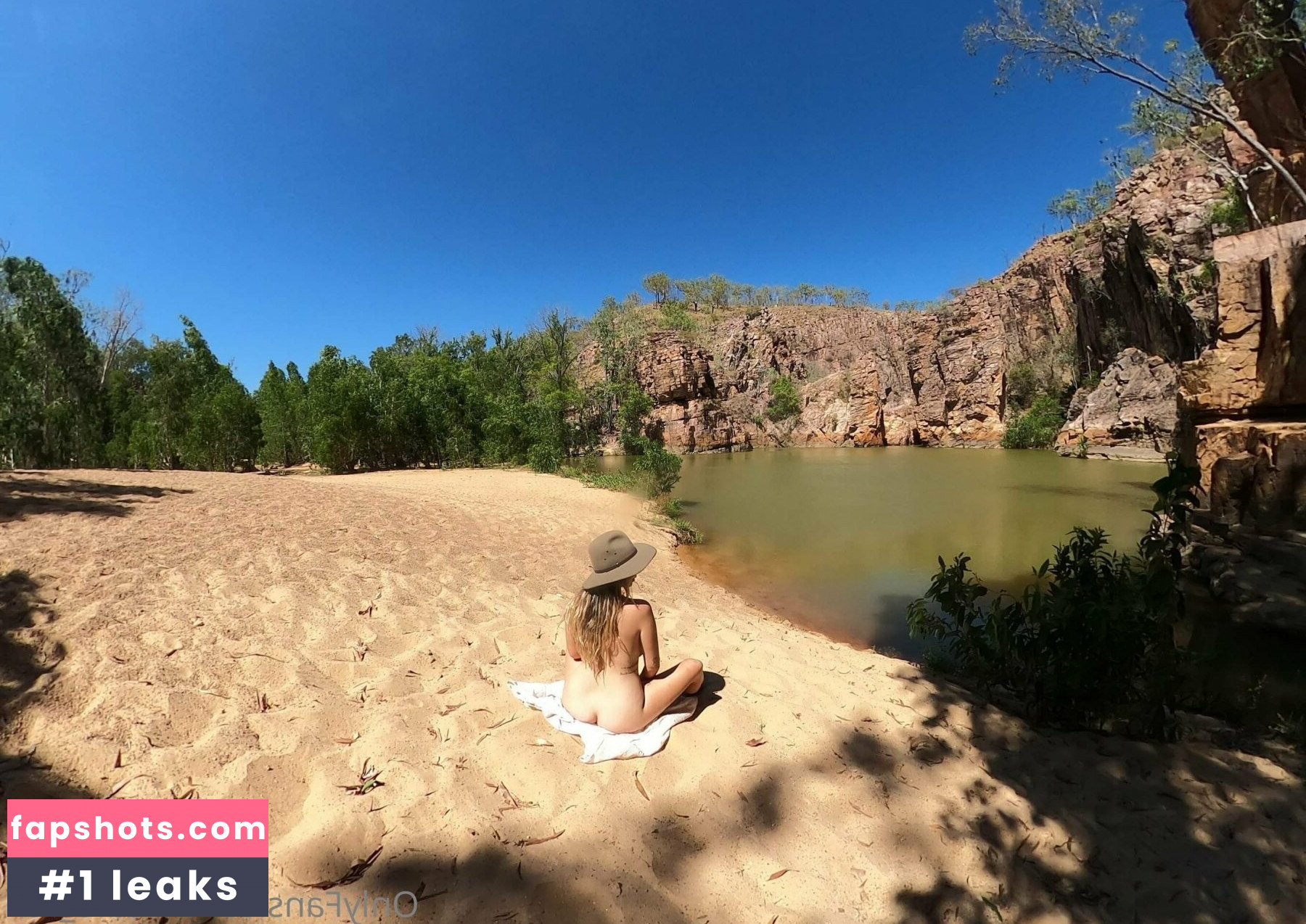 Wears_ren gallery photo #10