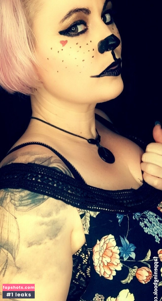 weirdartgirljo gallery photo #2