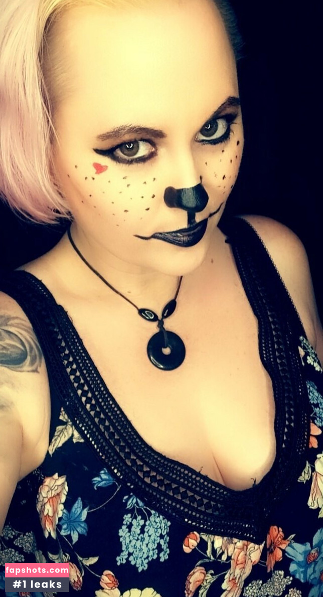 weirdartgirljo gallery photo #3