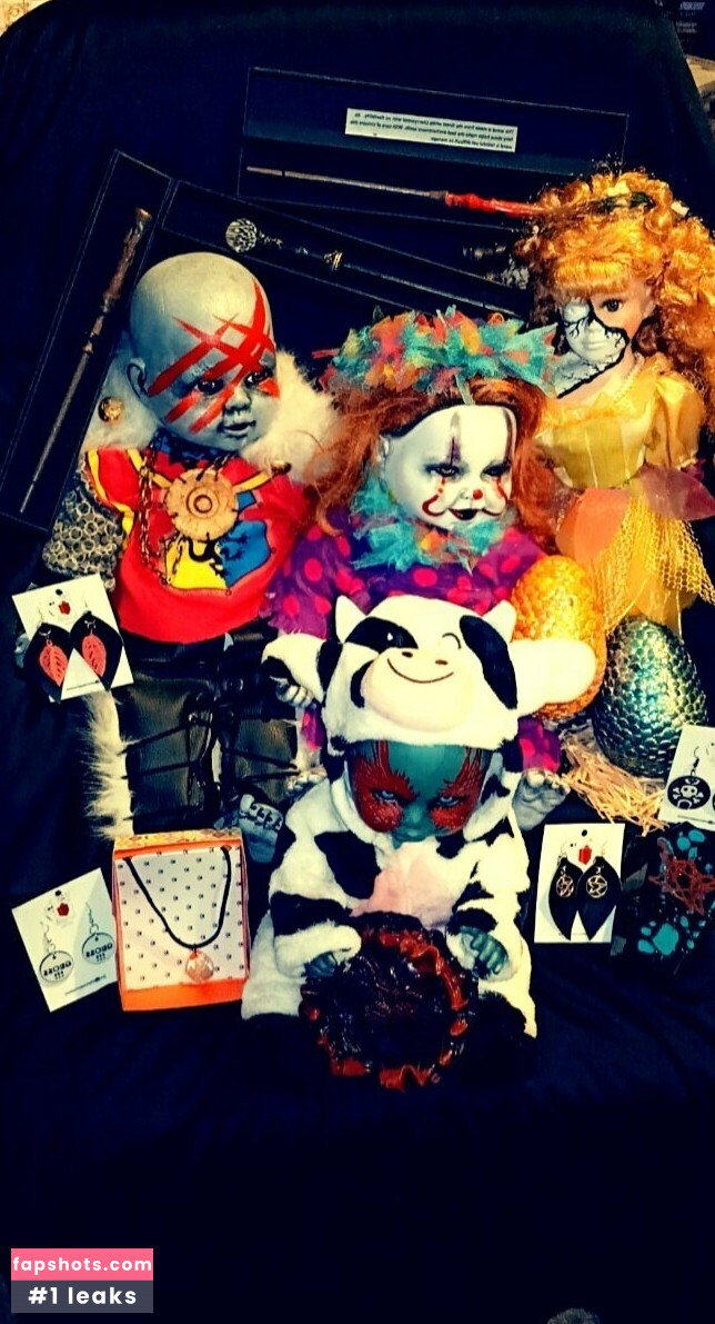 weirdartgirljo gallery photo #6