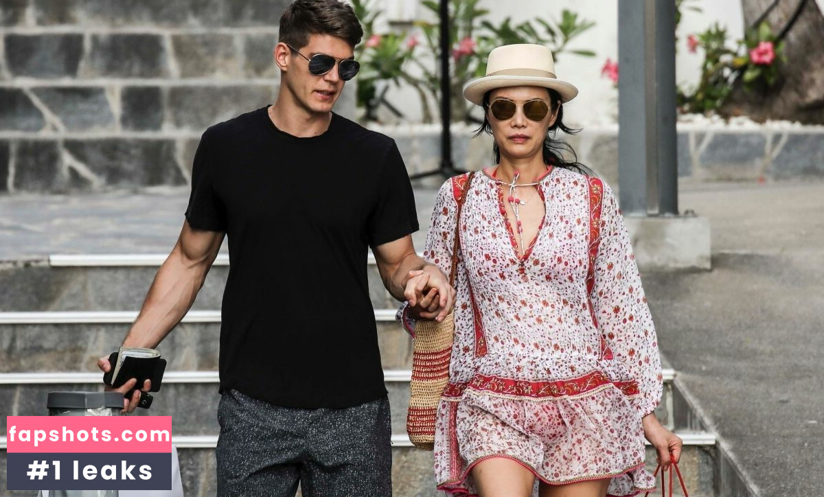 Wendi Deng Murdoch gallery photo #40