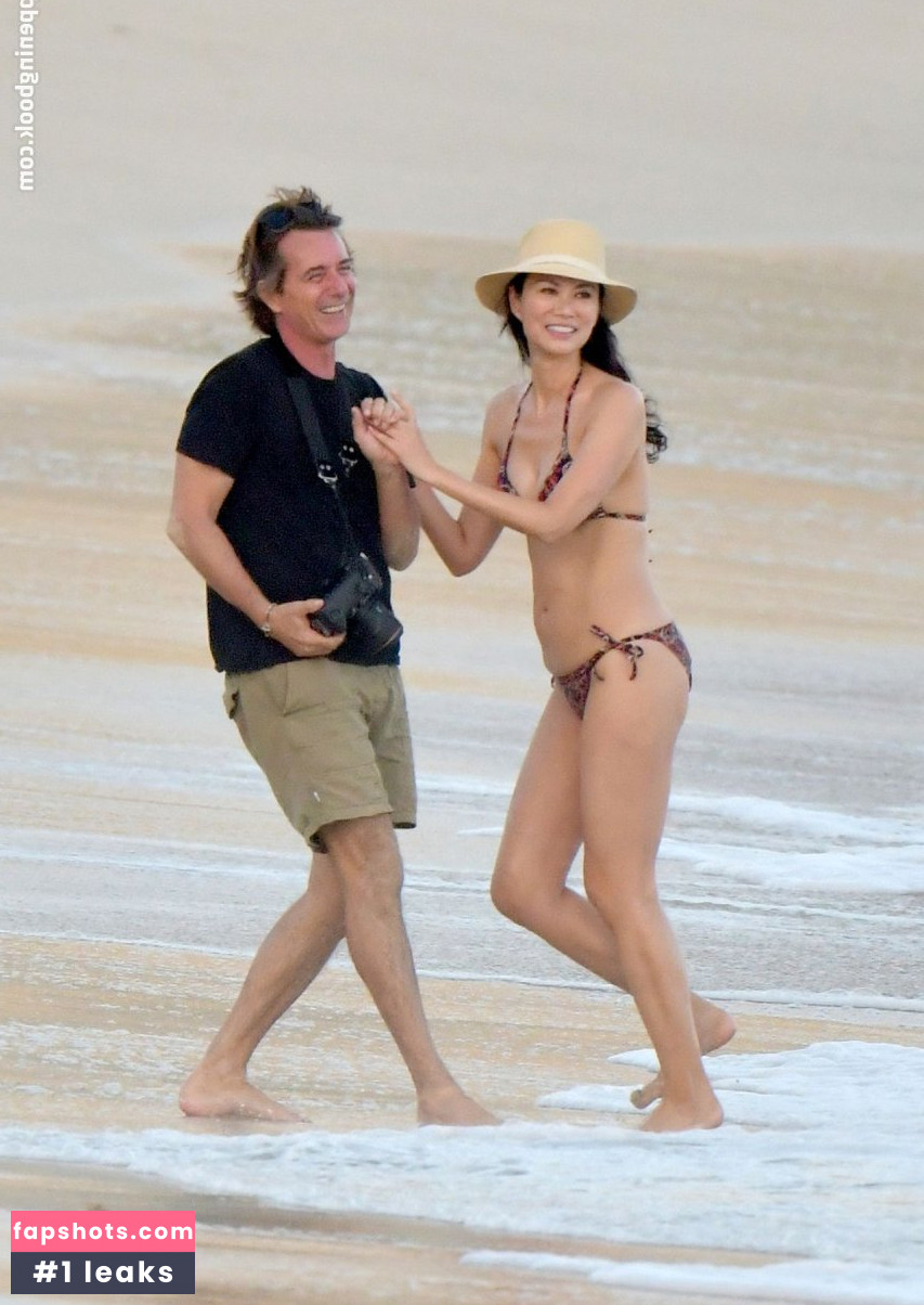 Wendi Deng Murdoch nude babe gallery