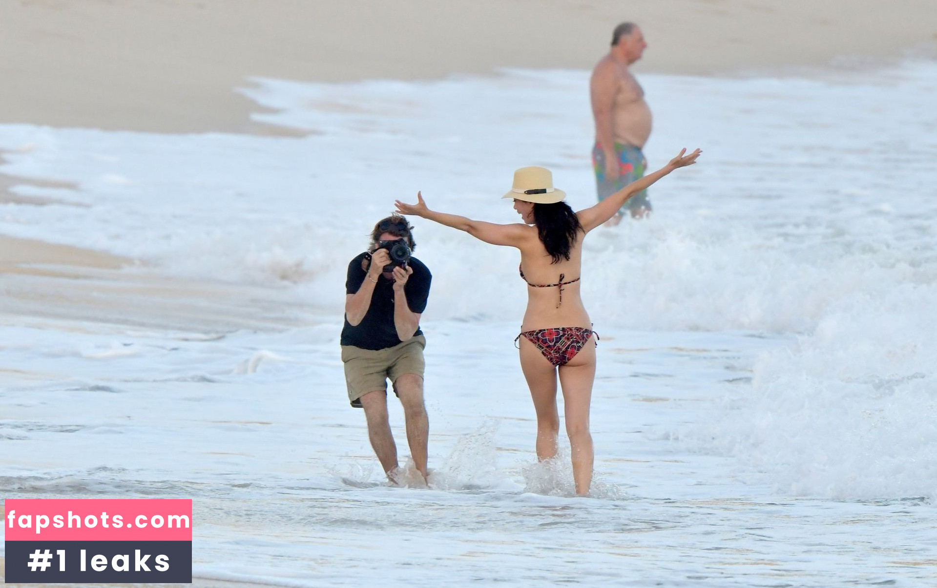 Wendi Deng Murdoch gallery photo #63