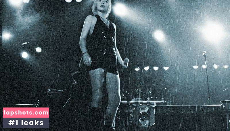 Wendy James gallery photo #12