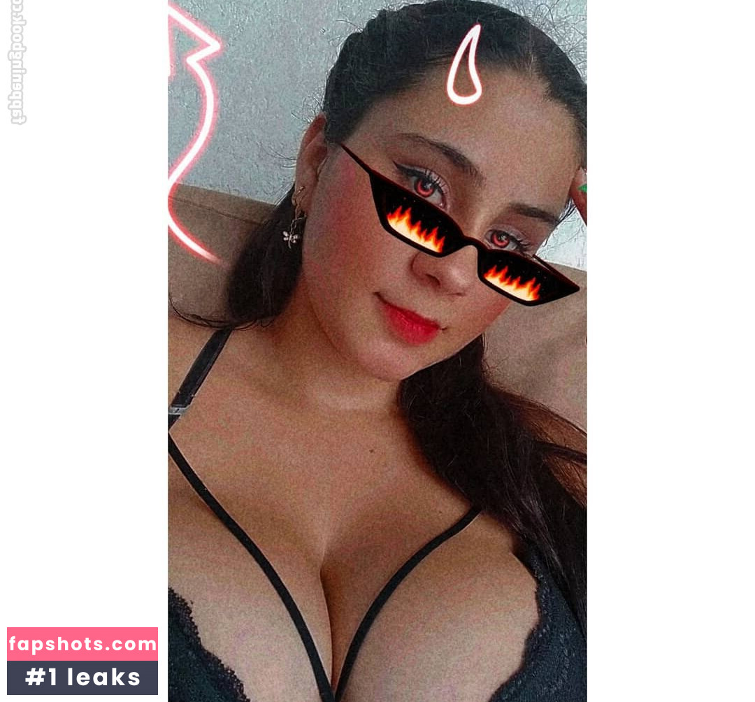 Wendy Yineth gallery photo #38