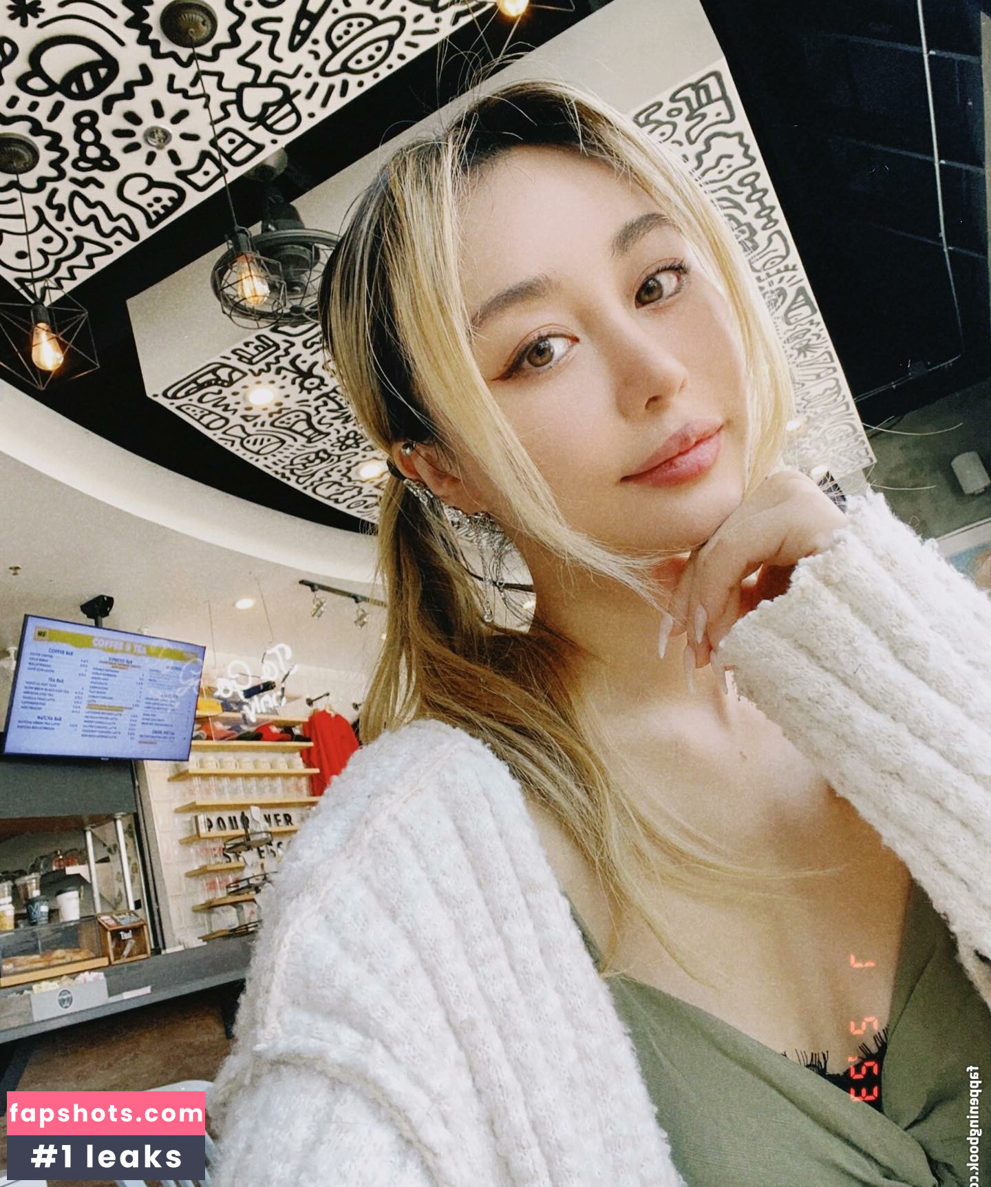 Wengie gallery photo #4