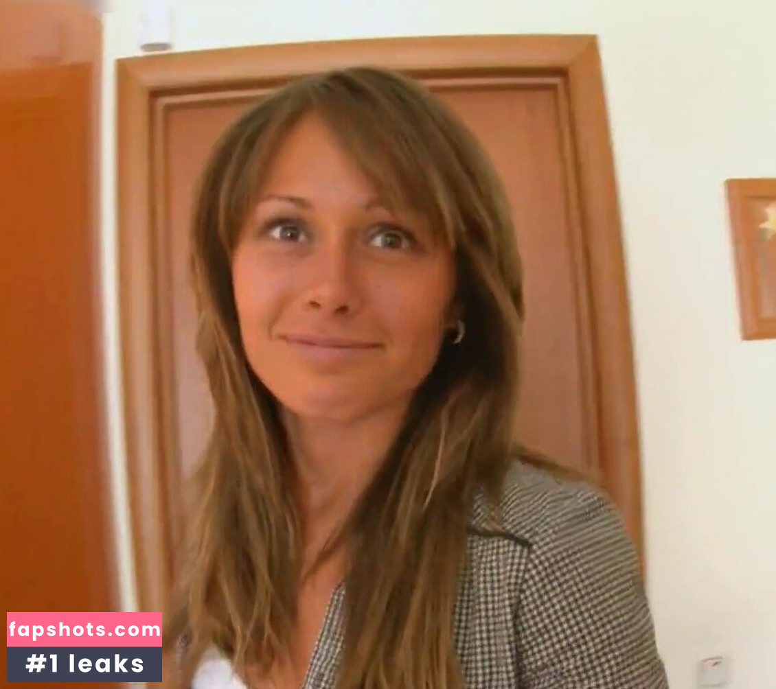 Wer ist sie ? gallery photo #5