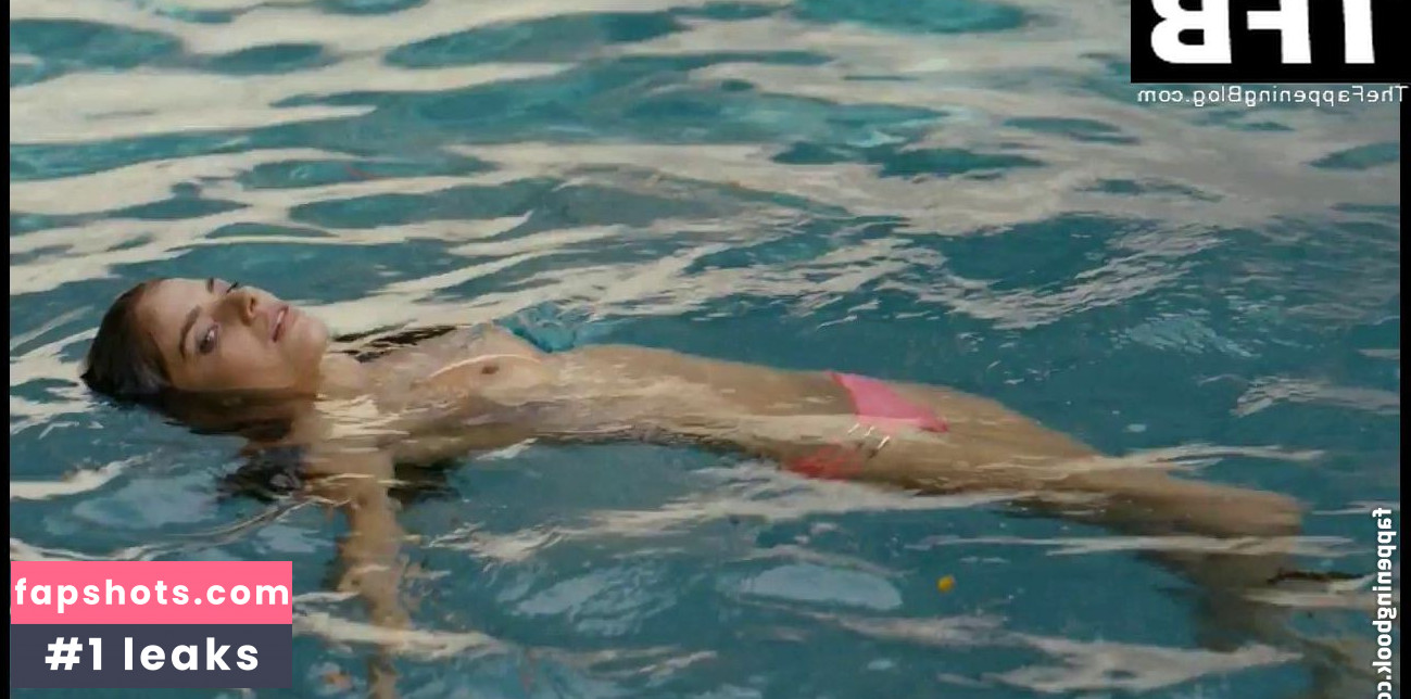 Weronika Rosati gallery photo #25