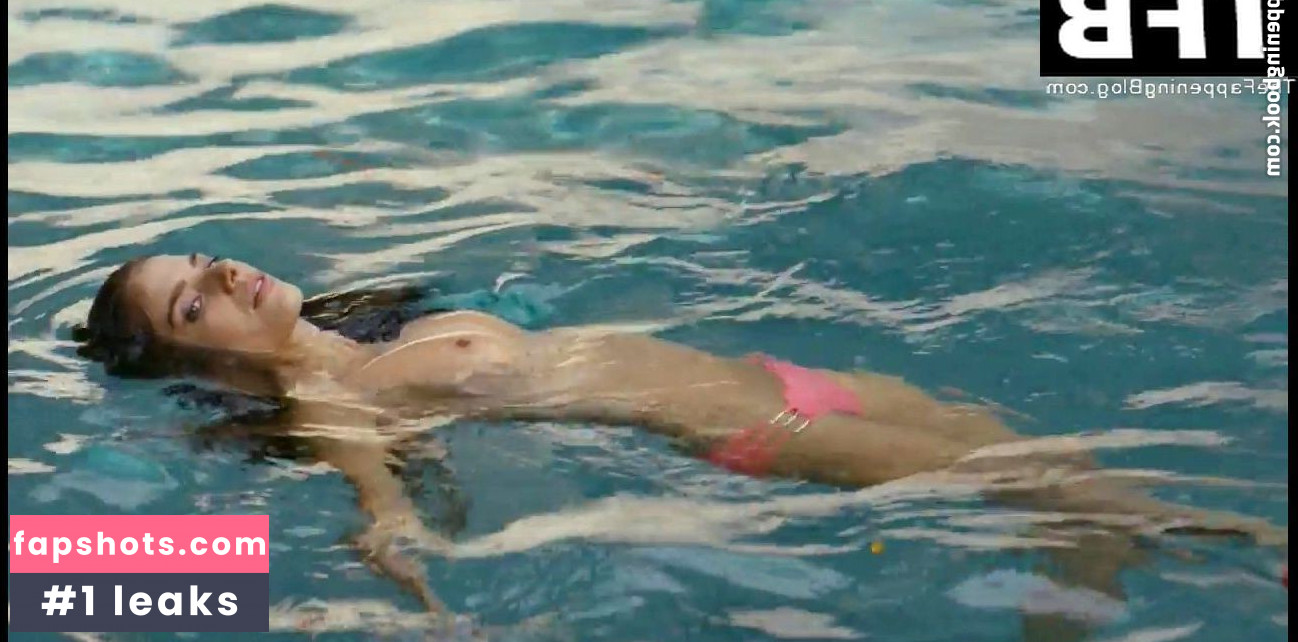 Weronika Rosati gallery photo #28