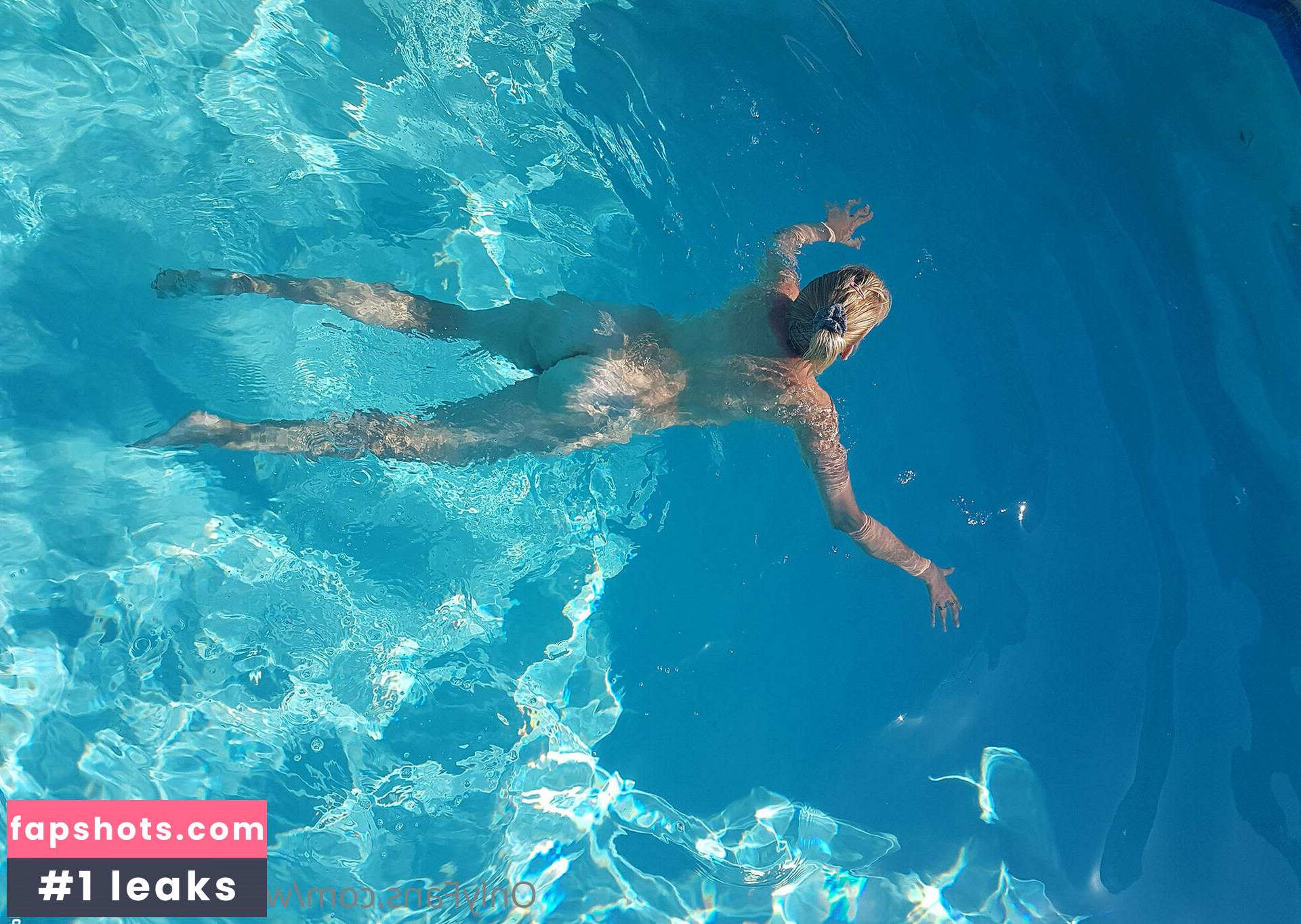 wet-naughty-kitty gallery photo #38