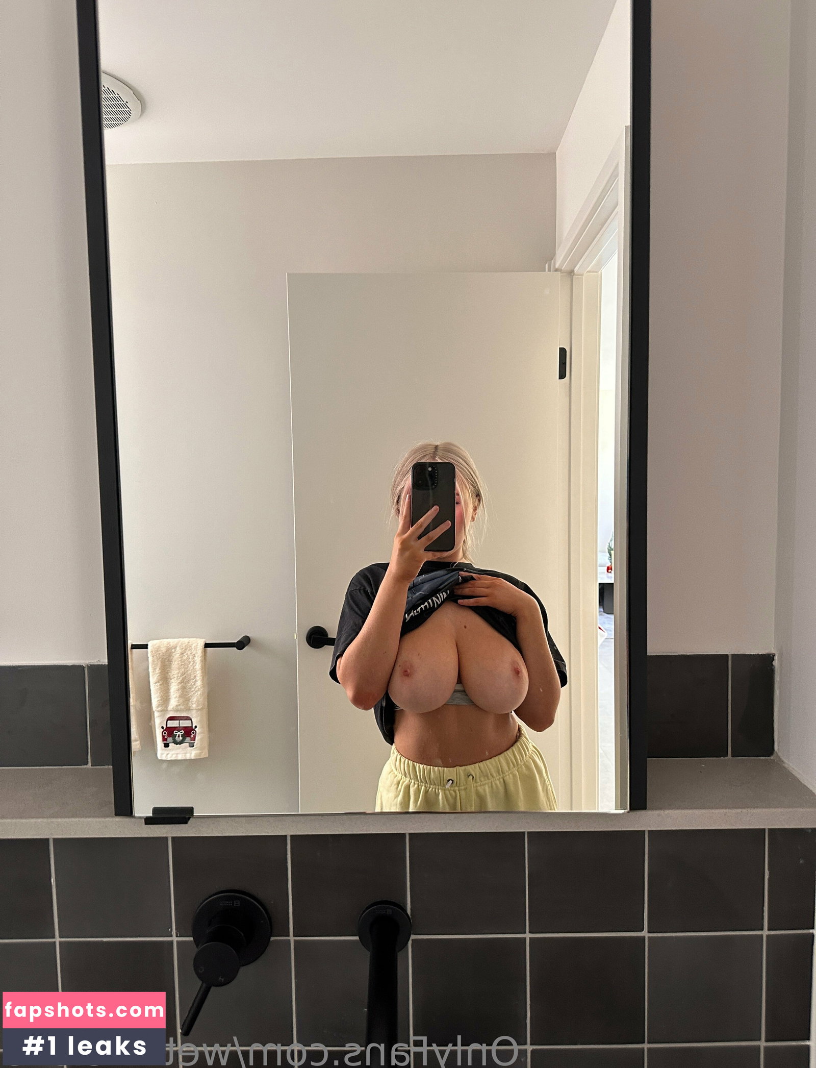 WettMelons gallery photo #921