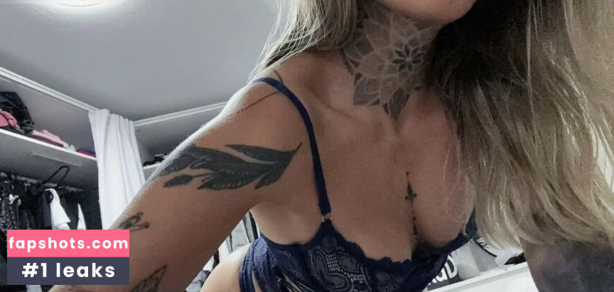 whatever_x__ nude babe gallery