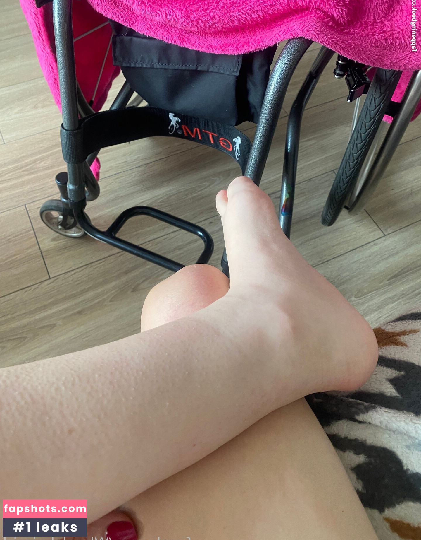 Wheelchairgirl Nude Leaks OnlyFans Photos #13 - LeakJerk