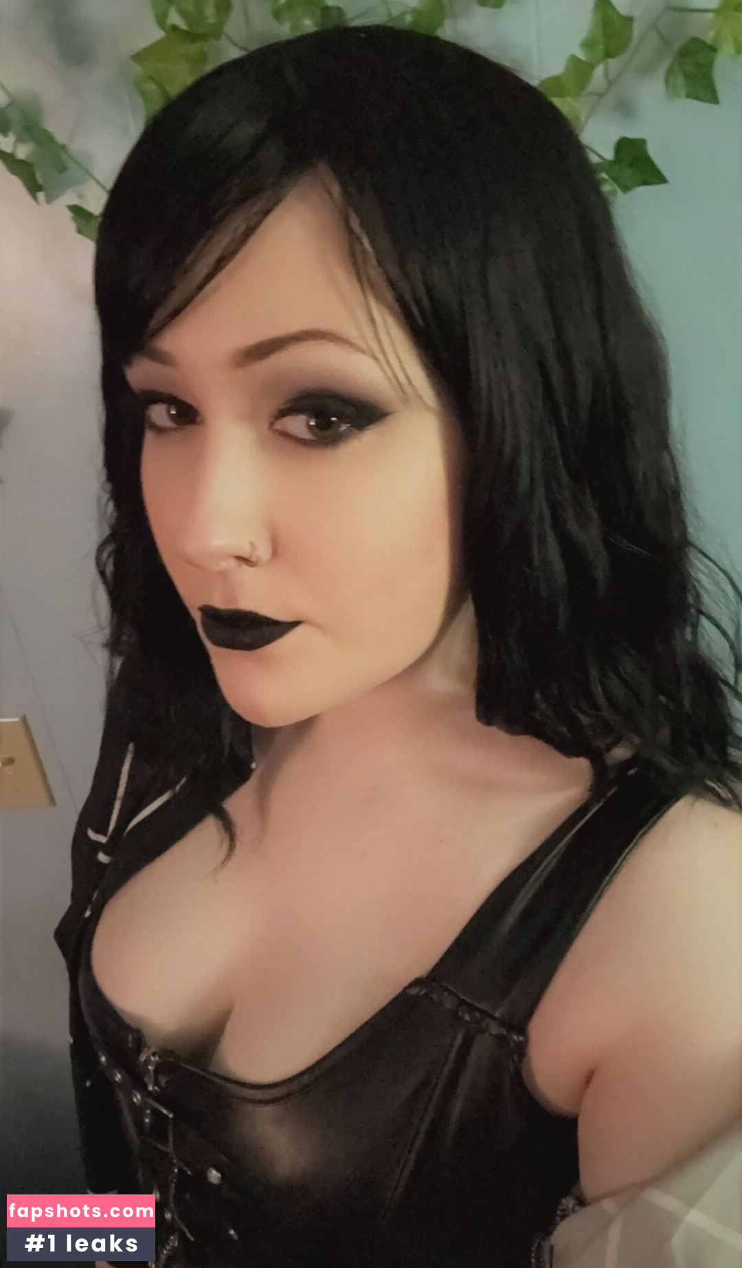 WhisperingPizza ASMR gallery photo #17