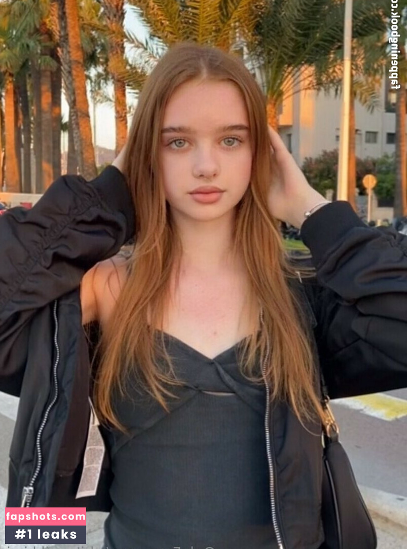 White VIky gallery photo #2