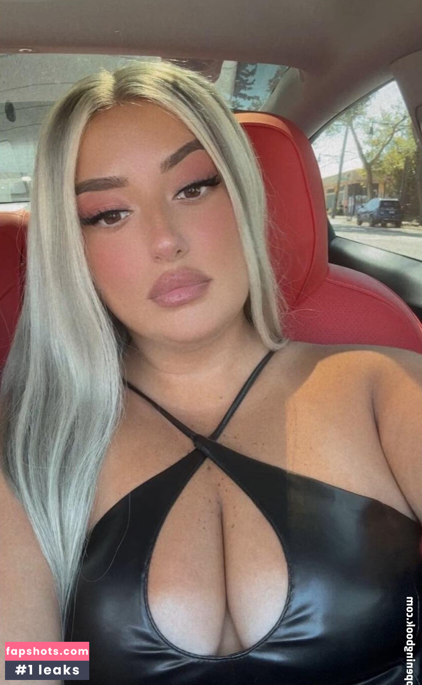 WhiteGirlRoseee gallery photo #2