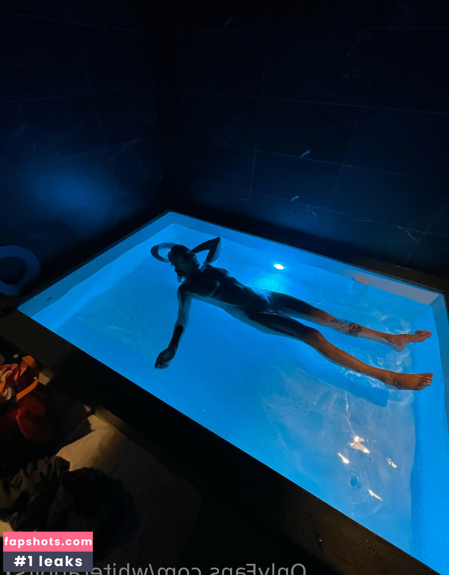 whiterabbitsx gallery photo #16