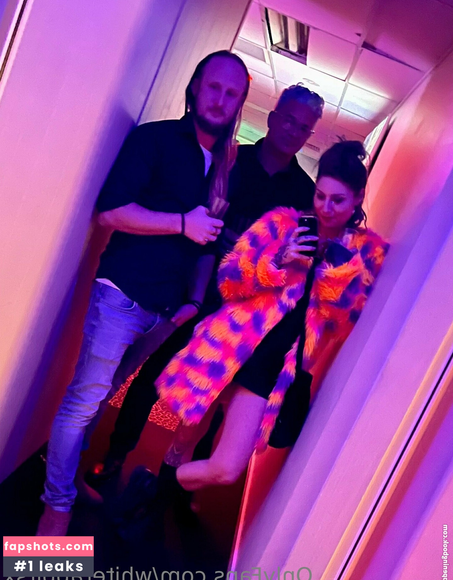 whiterabbitsx gallery photo #26