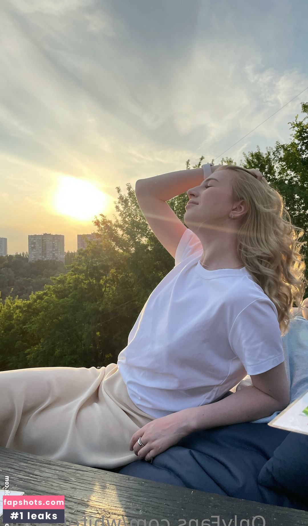 whiterrabbit gallery photo #12