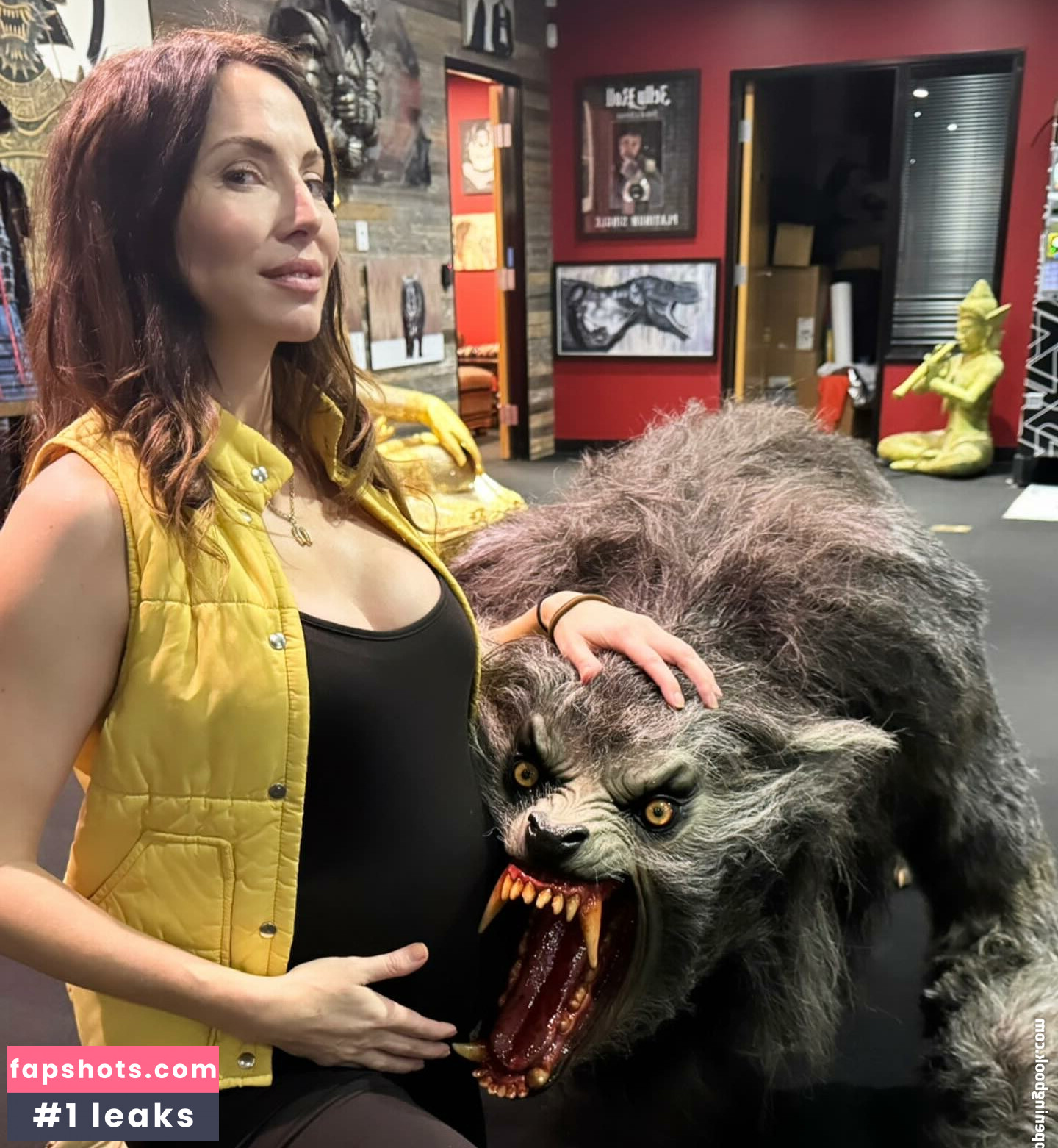 Whitney Cummings gallery photo #114