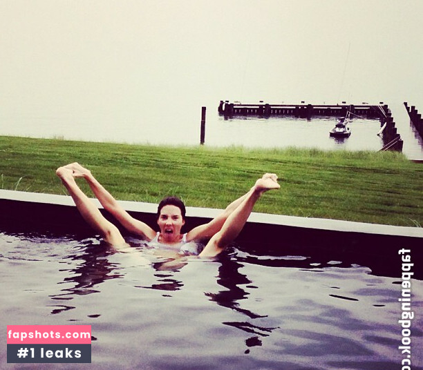 Whitney Cummings gallery photo #174