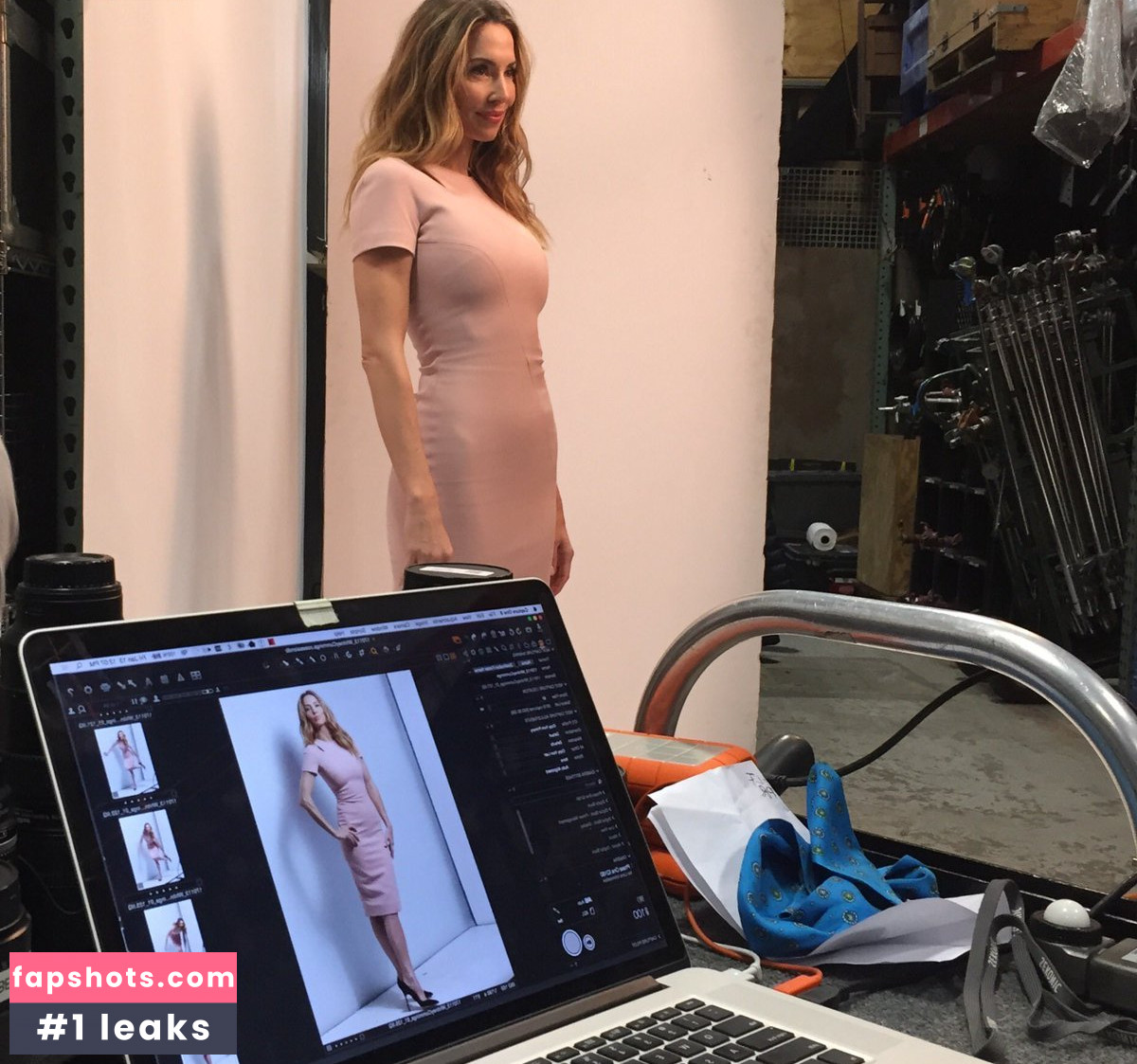 Whitney Cummings Nahé úniky fotek pouze od fanoušků #327 - Fapshots