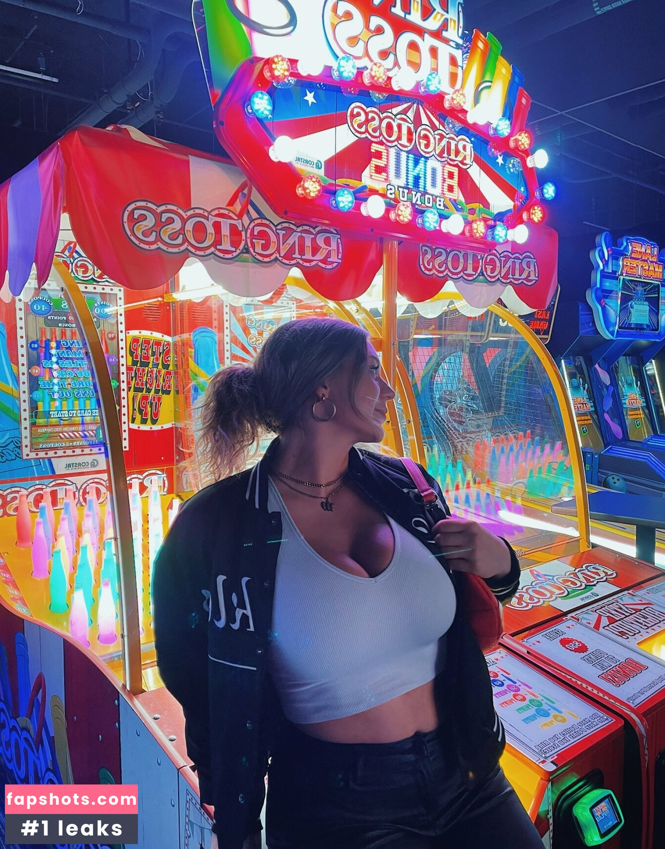 Whitney T gallery photo #21