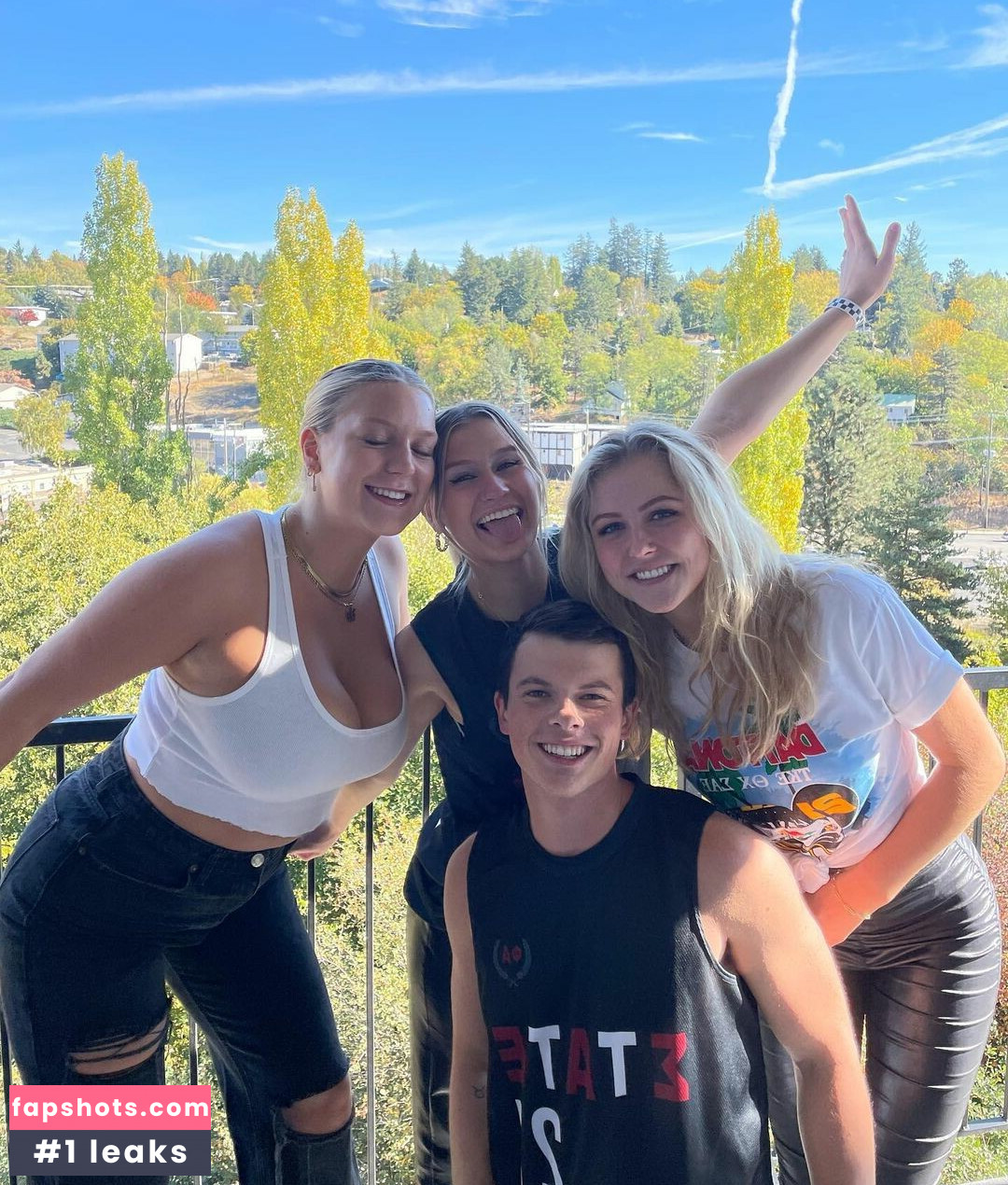 Whitney T gallery photo #28