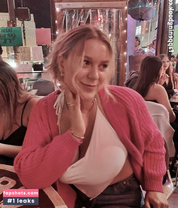 Whitney T gallery photo #6