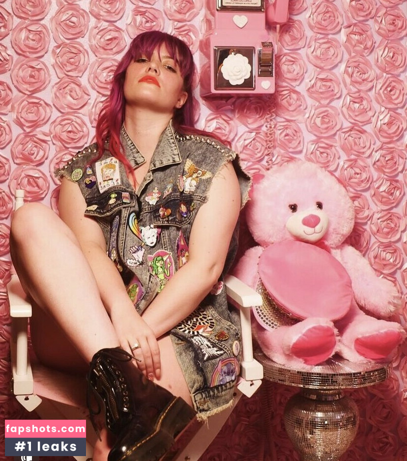 Whitney Van Laningham gallery photo #36