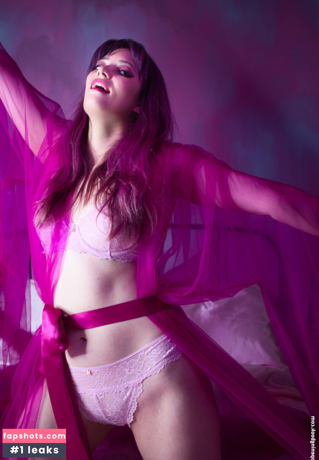 Whitney Van Laningham gallery photo #43