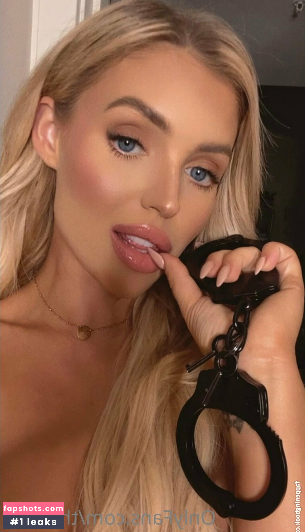 Whitney Williams gallery photo #12