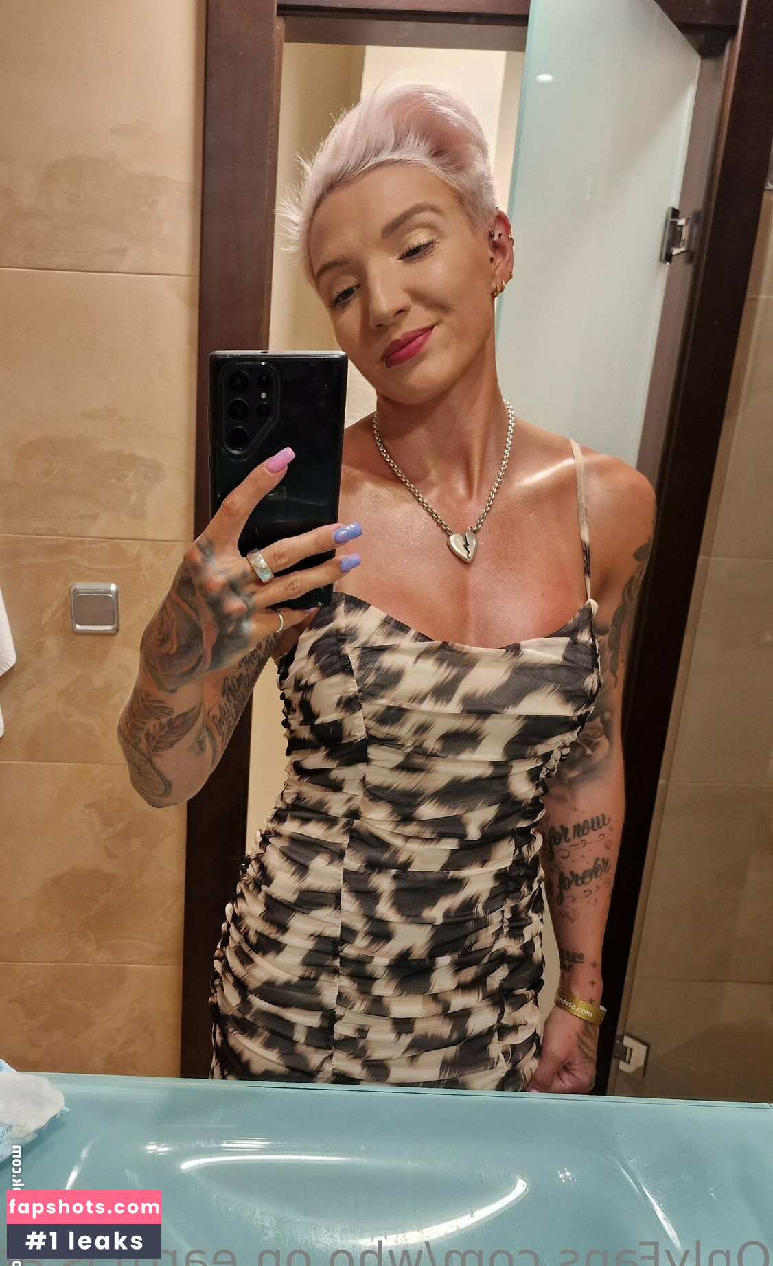 who.on.earth.is.anna gallery photo #15