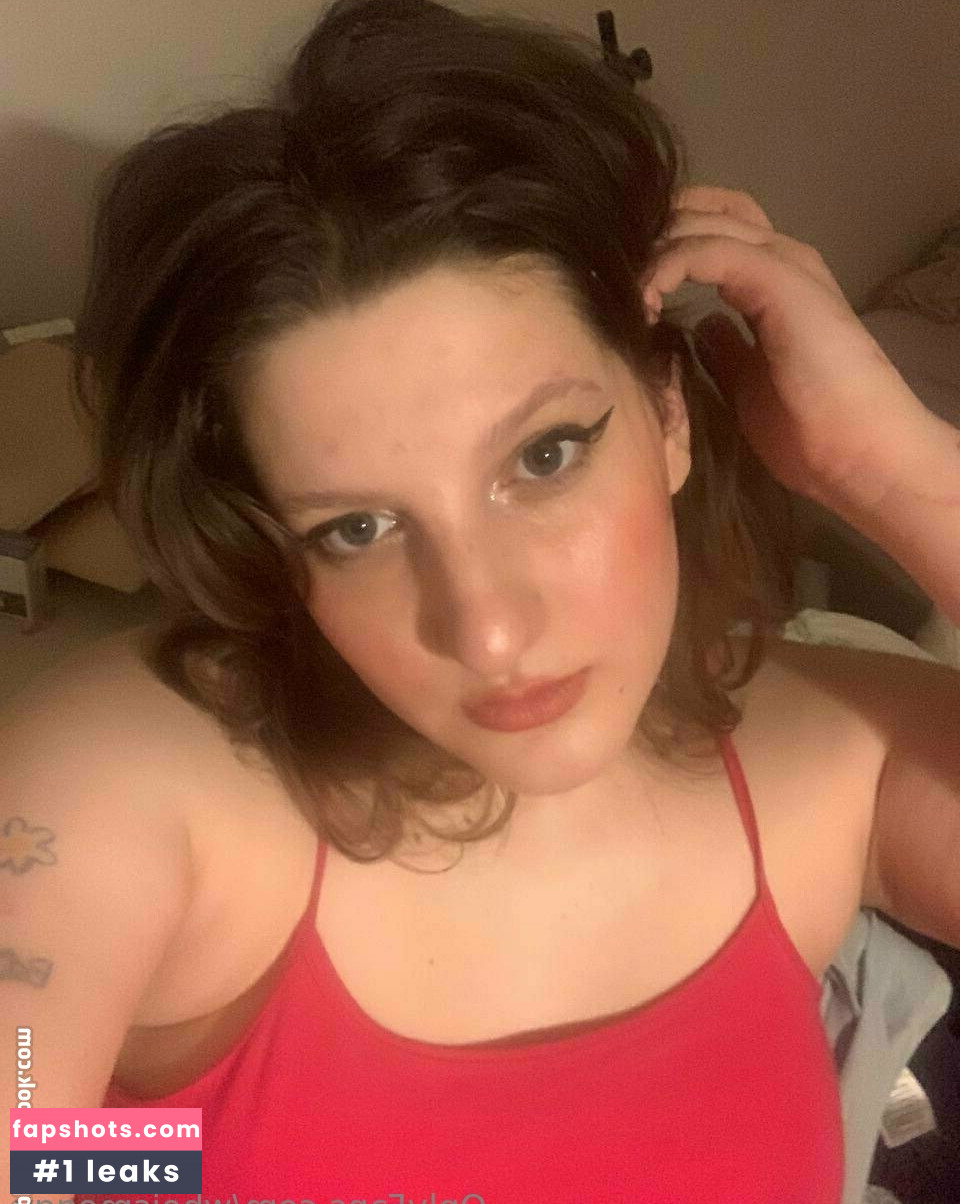 whoismeggy gallery photo #2