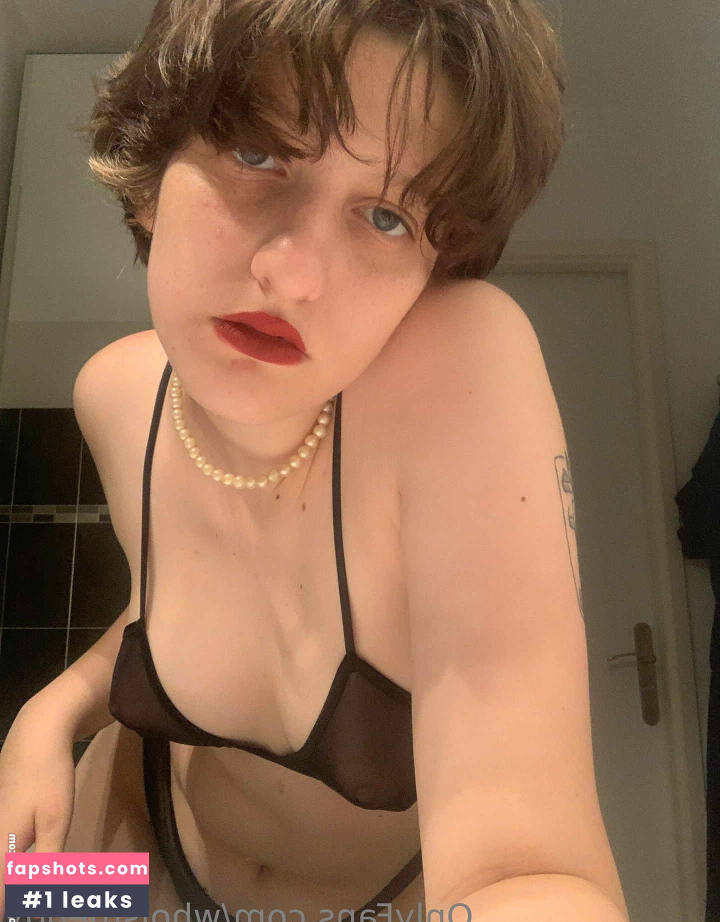 whoismeggy gallery photo #3