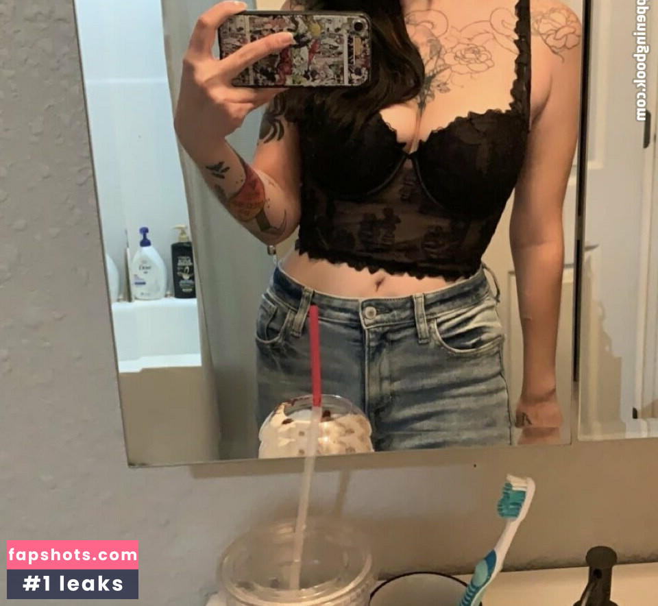 wiccanne nude babe gallery