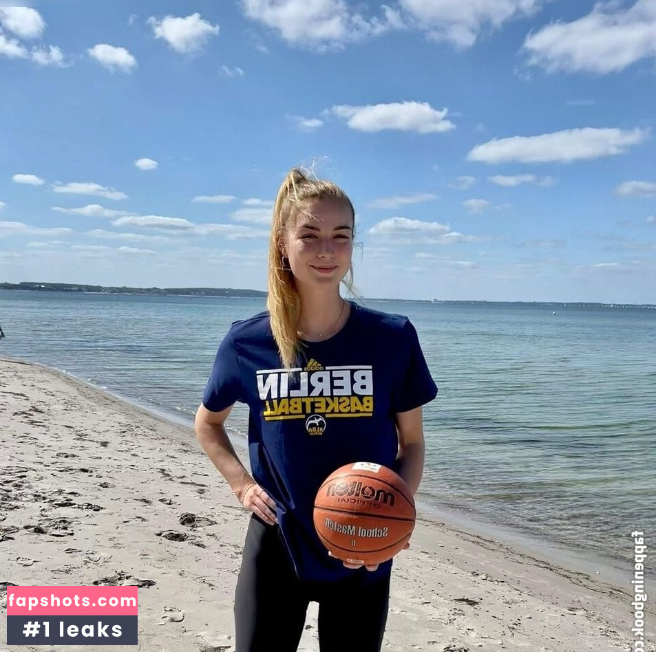 Wiebke Schwartau gallery photo #8