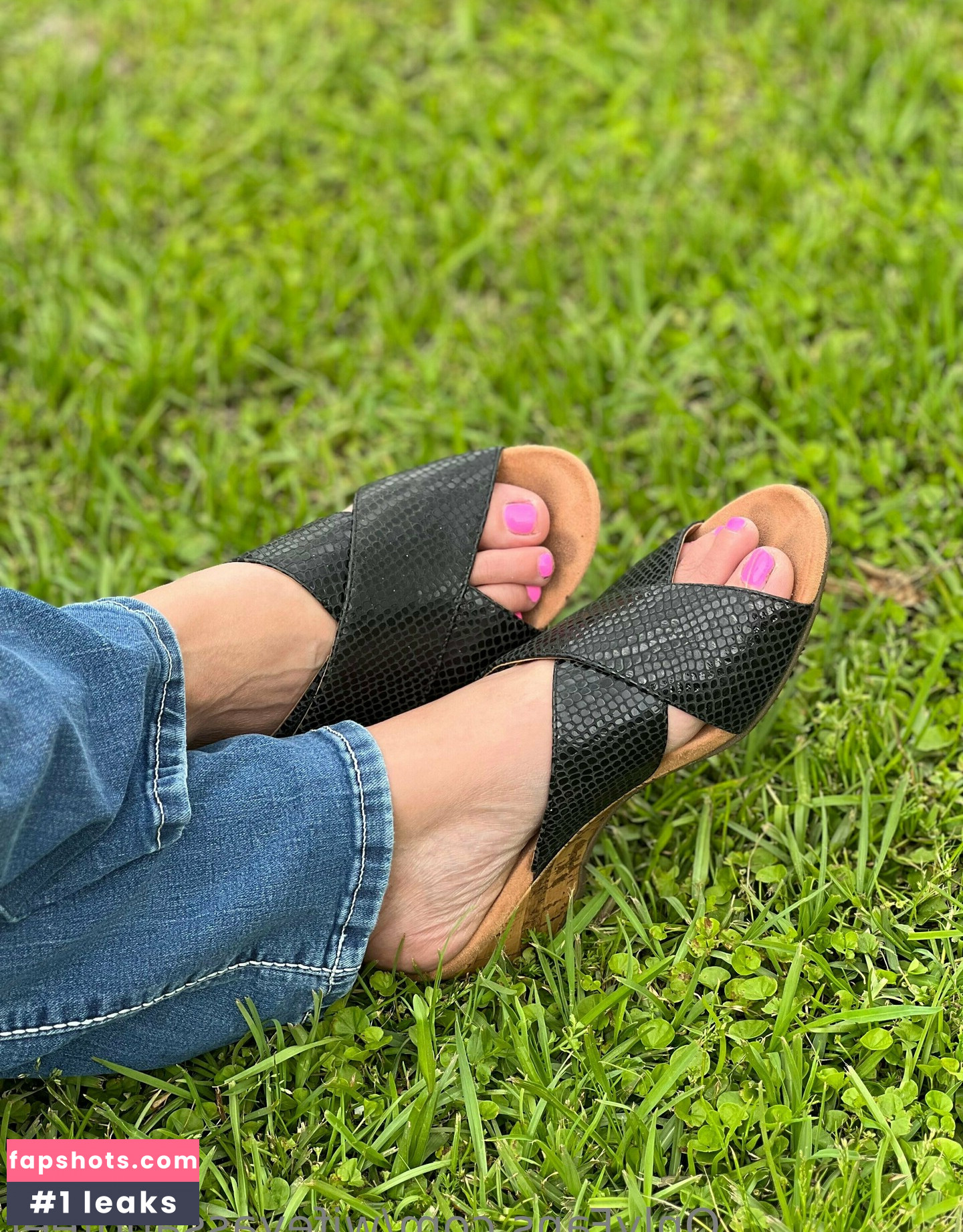 wifeyassandfeet gallery photo #12