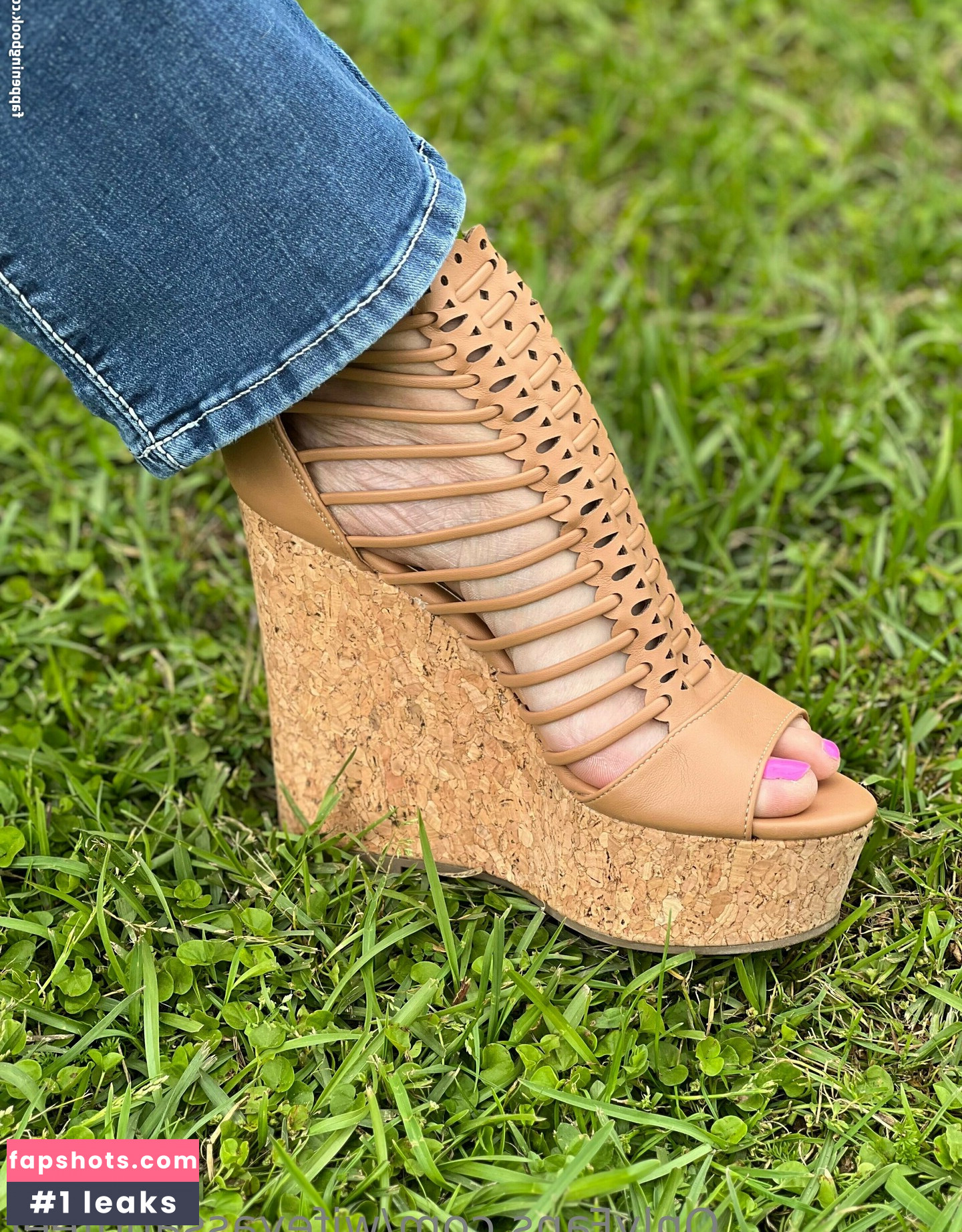 wifeyassandfeet gallery photo #24