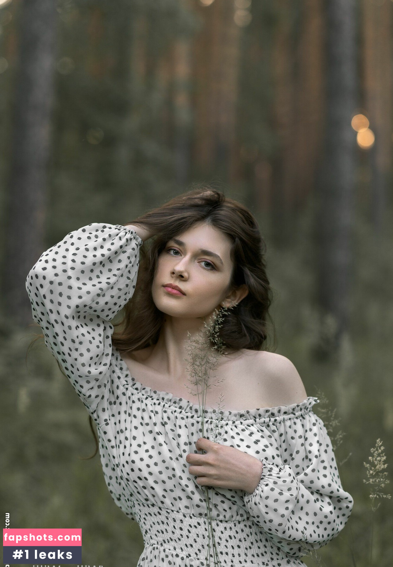 willa_wilkins_ gallery photo #23