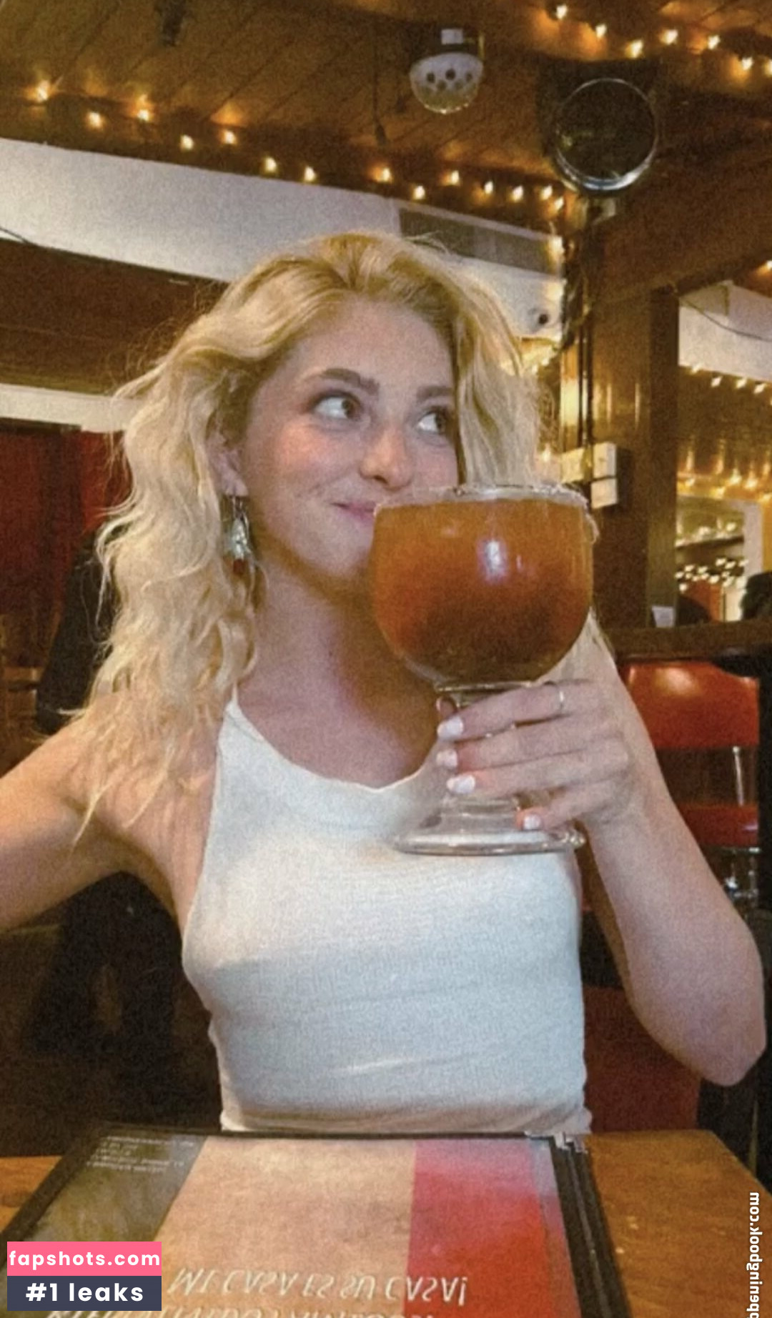 Willow Shields gallery photo #105