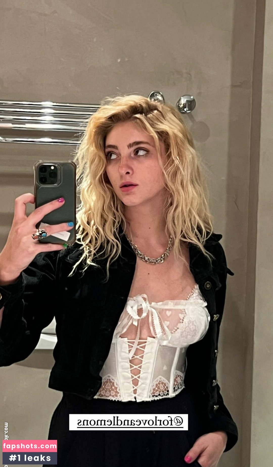 Willow Shields gallery photo #111