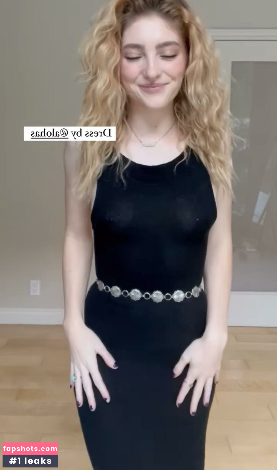 Willow Shields gallery photo #122