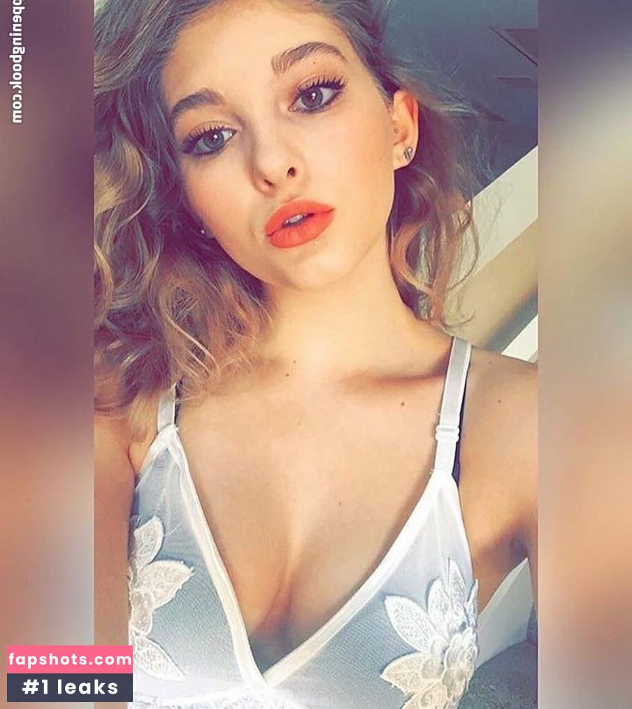 Willow Shields gallery photo #127