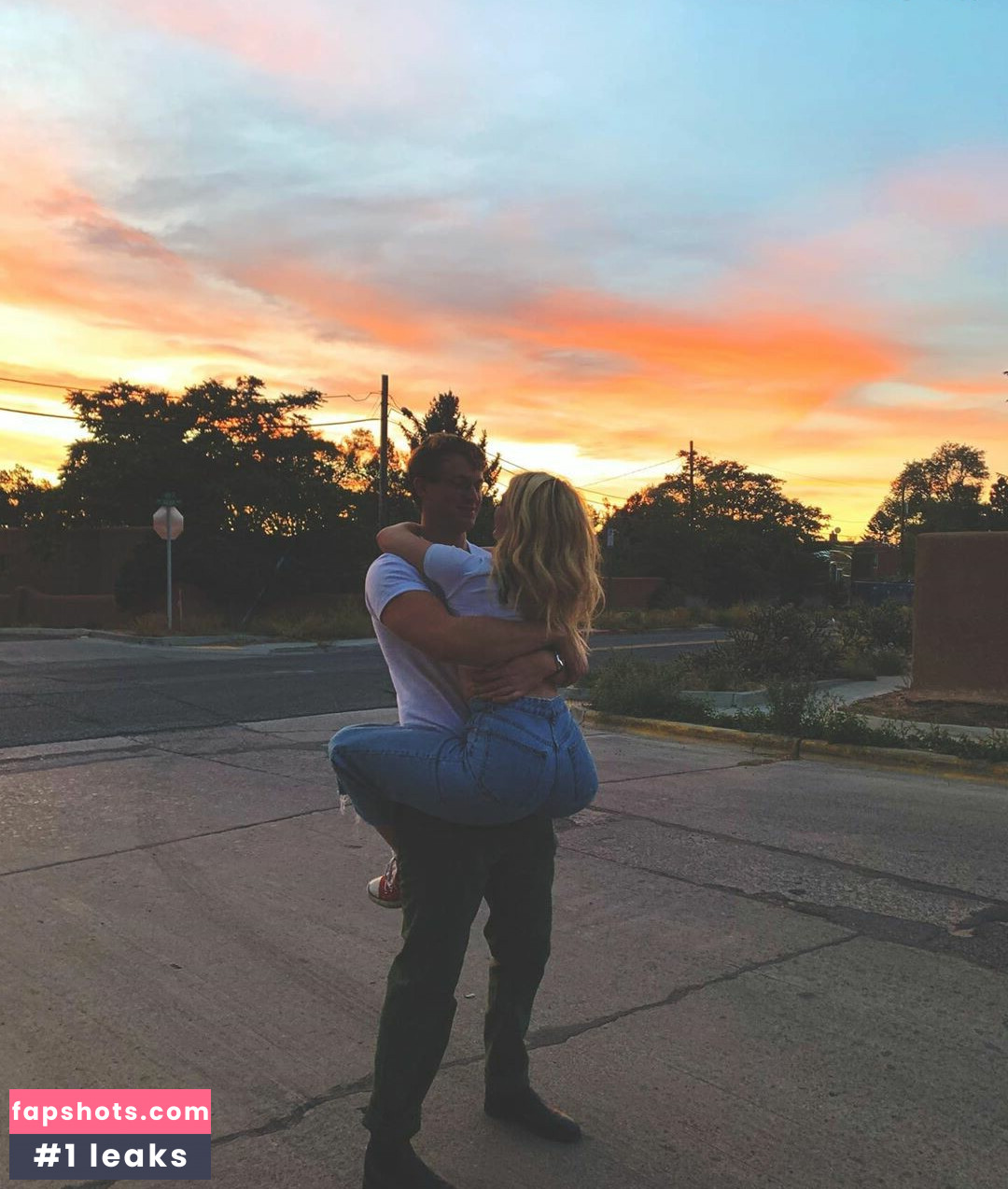 Willow Shields gallery photo #134