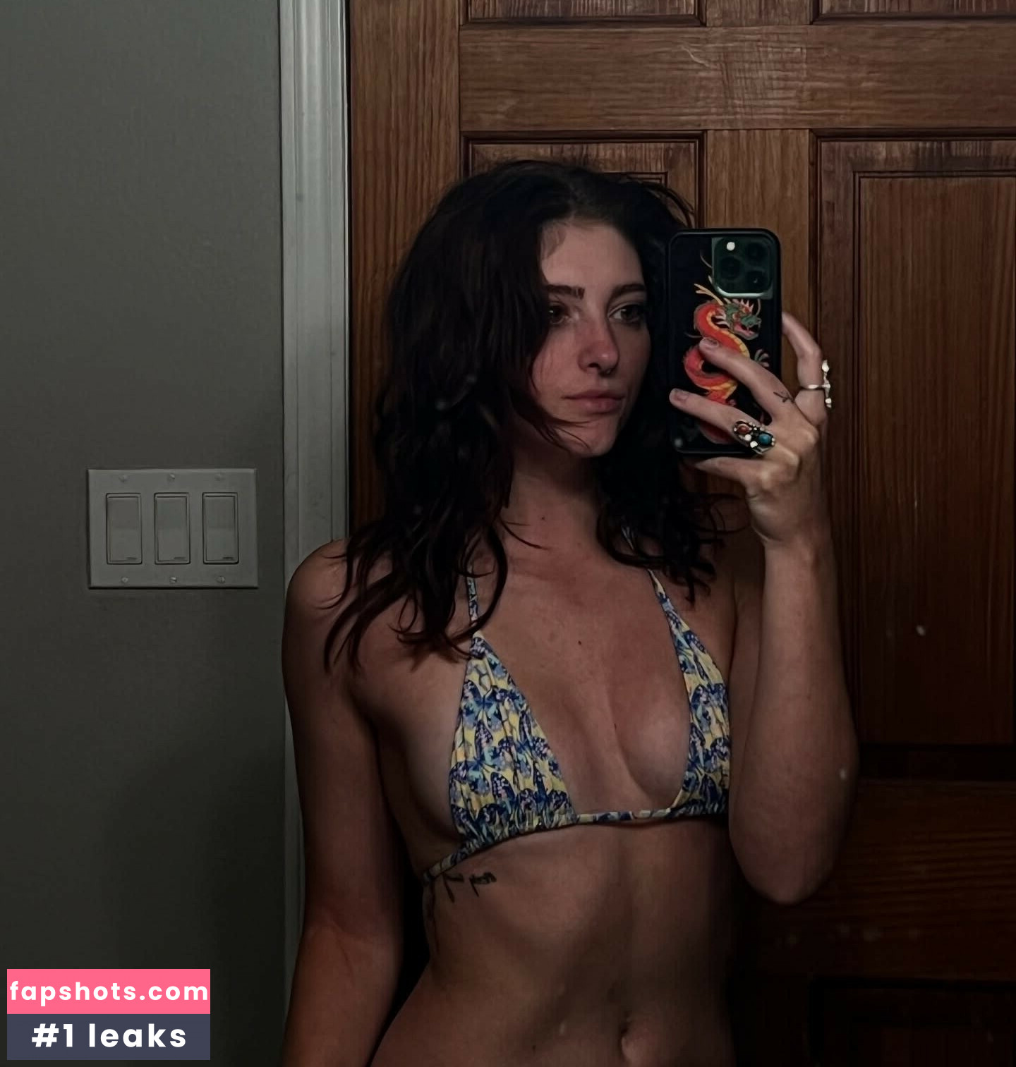 Willow Shields gallery photo #20