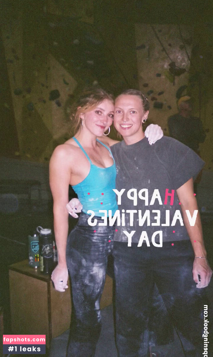 Willow Shields gallery photo #32