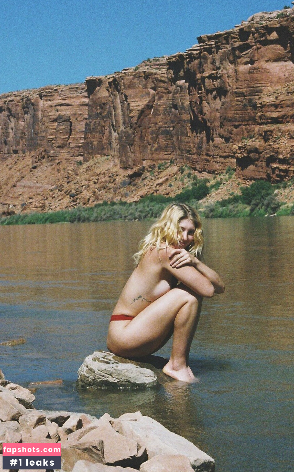 Willow Shields gallery photo #40